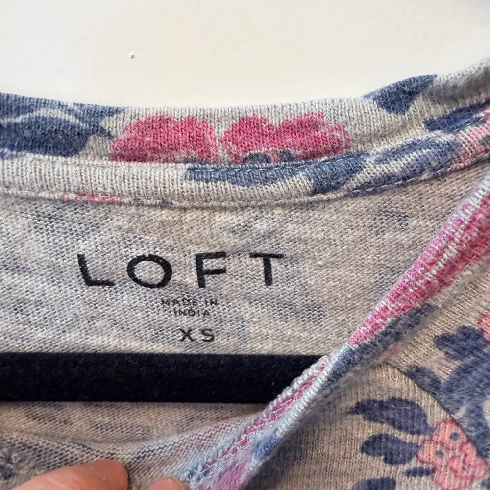 LOFT Floral Sweatshirt XS Gray Pink Blue Lightweight Cotton - Picture 7 of 8